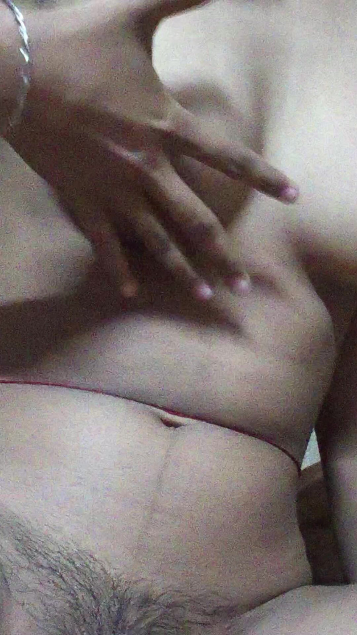 Moma: सेक्सी वीडियो