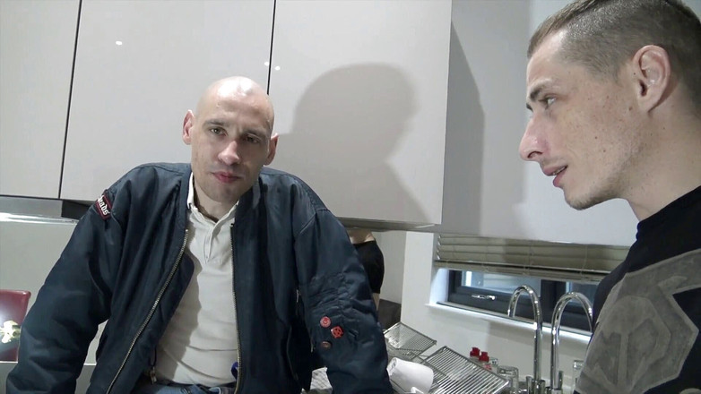 Gaybareback: Jess šuká bez sedla s topem kůže