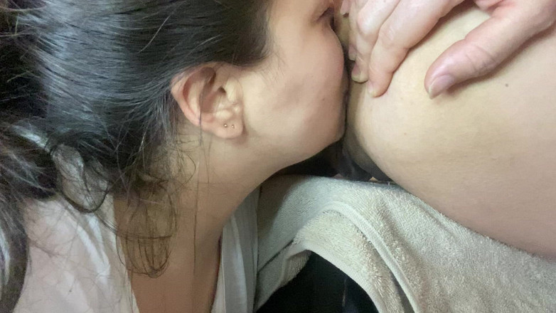 zoemelissa: Hluboké sání zadku s velmi dlouhým jazykem