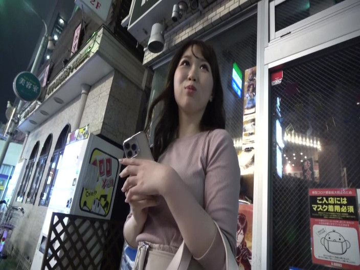 MBM3988: P138g01 Hit It off with a 20-year-old Beauty Waiting to Be...