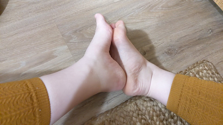 Sin Spice by Sophia Sinclair and Jasper Spice: Op maat eet het sperma van mijn voeten