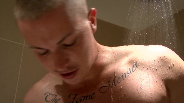 UK Naked Men: David Circus