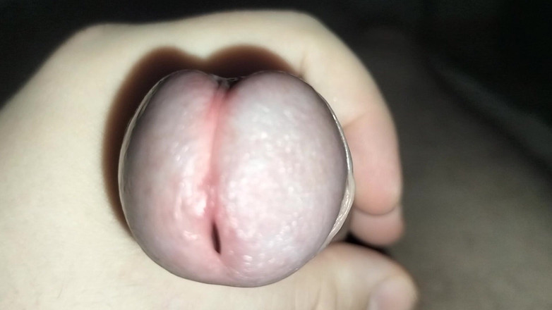 Uhri: Close na masturbação, pau sem cortes e gozada