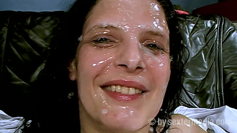 Sextermedia by Pete: Brunette MILF and Her Perfect Blowjob