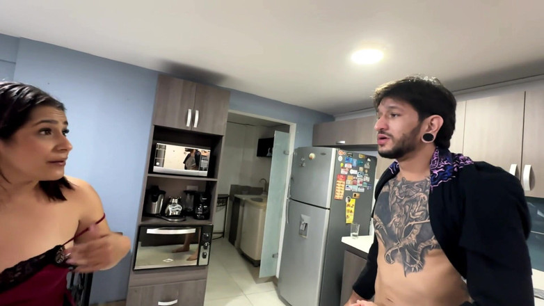 markus: Mon copain s’en va, son ami m’exhibe et me baise...