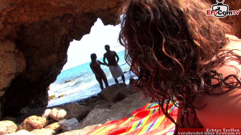 EroCom: Threesome at the beach with two skinny dark hair Latinas