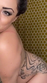 Cleo Bathroom Shaving Session