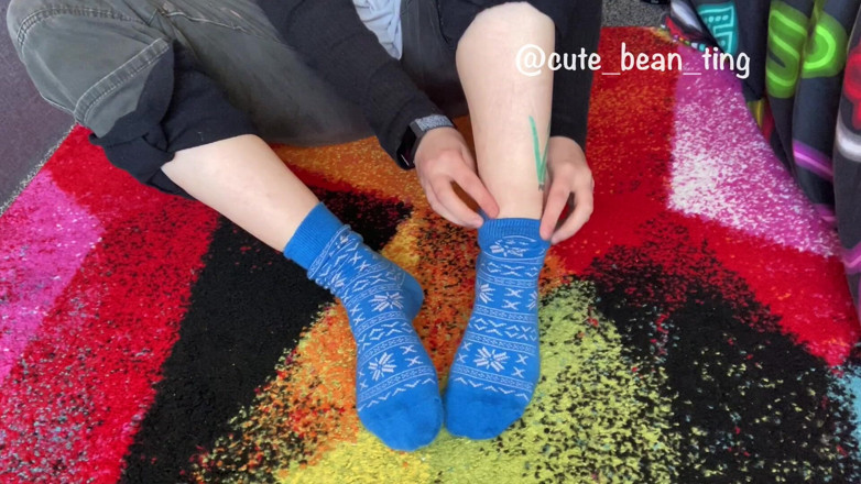 honksofdespair: Bean se quita los calcetines