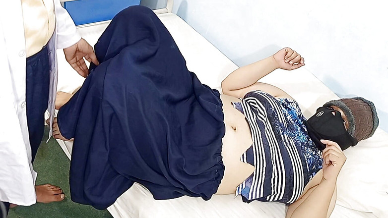 Netu: Пизду індійської дружини-товстушки відтрахав лікар, коли вона прийшла в лікарню на гінекологію, пацієнт дезі лікар трахнув