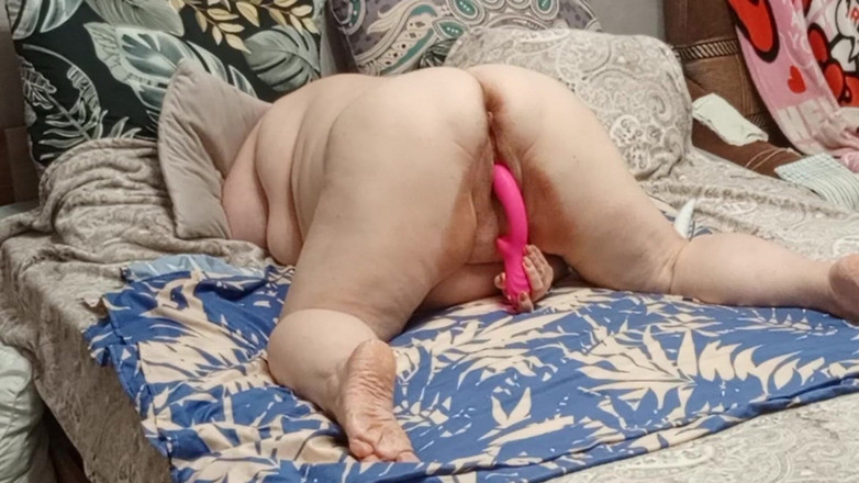 Zona901: 邻居在做爱前自慰