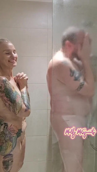 A Shower and Piss with a Londoner