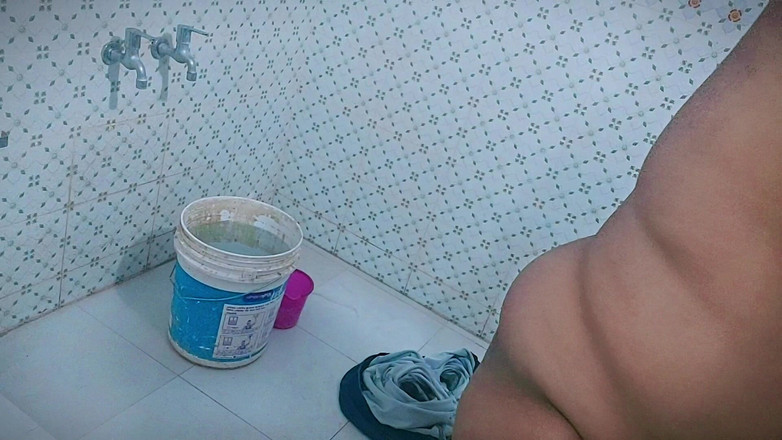 Your Boy's Cum: Moti mallu heiße bhabhi in öffentlicher toilette nach dem ficken mit...