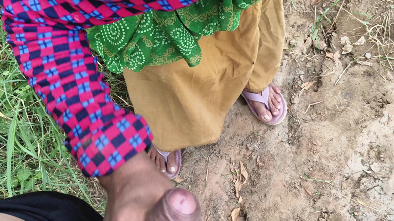 Desiputi7516: Payal Bhabhi, Wearing a Blue Saree, Took the Cock Into...