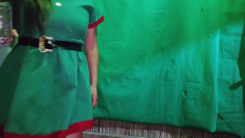 Martin13: Как ты сексуальна, мачеха!! Она прислала мне домашнее видео, как она трогает ее влагалище, одетое как лепре