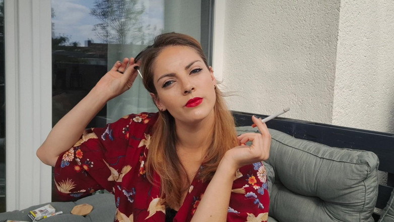Naughty Natascha: Tichý odpolední kouř