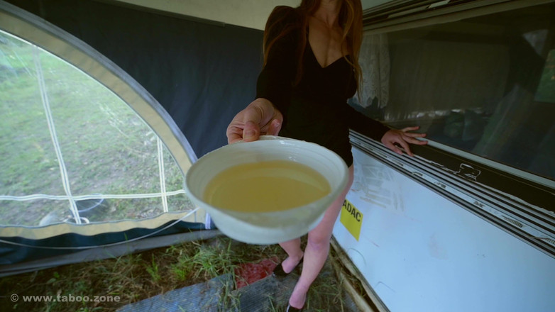 PeeFetish: 딸딸이와 먹어!