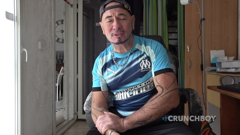 Bitch Girl Video: Dia dia dalam bit besarnya