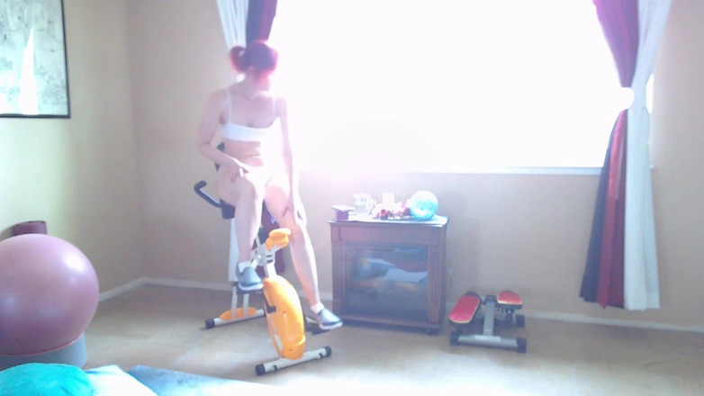 Aurora Willows: 화요일 자전거 타기, 더 많은 요가, 누드 요가, 비하인드 스토리 및 매운 물건을 위해 내 faphouse에 합류하십시오.