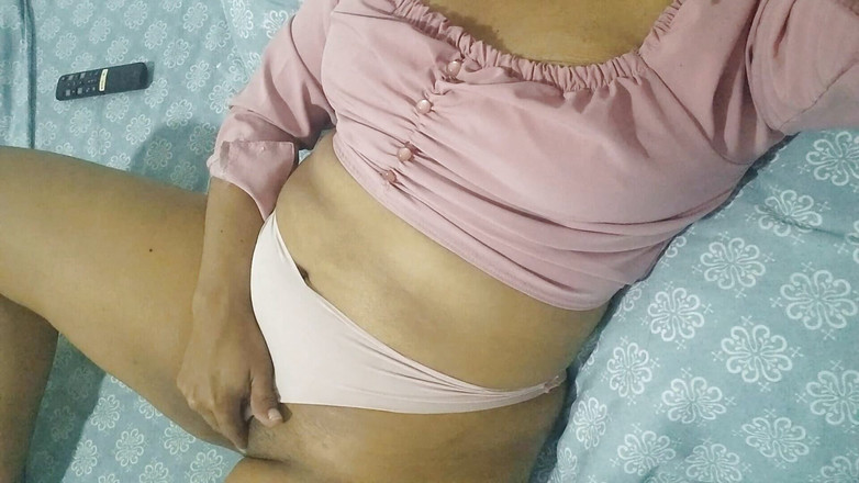 PATY PATY: Bisexuální macecha !! Sténá dobře, zatímco moje kundička vychází z mléka,...