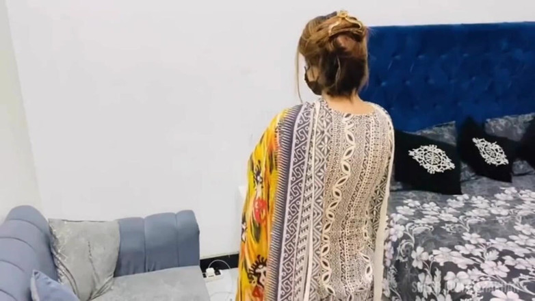 Sarakhan: Vdaná noc s nevlastním bratrem