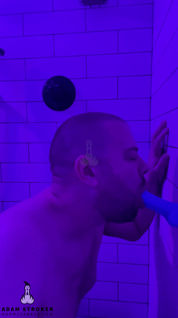 Adam Stroker: Mandi malam, keinginan kotor