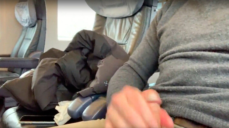 TJenner: Miang dalam komute saya, saya menyentak zakar saya di dalam...