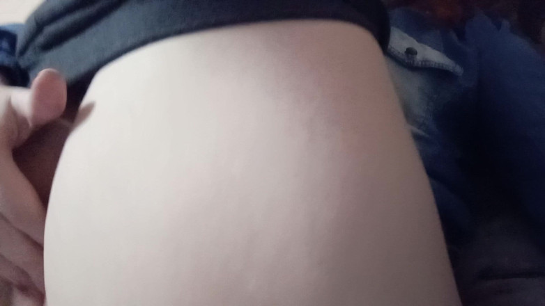 SweetAndFlow: Llegué a casa y decidí jugar con mi coño un...