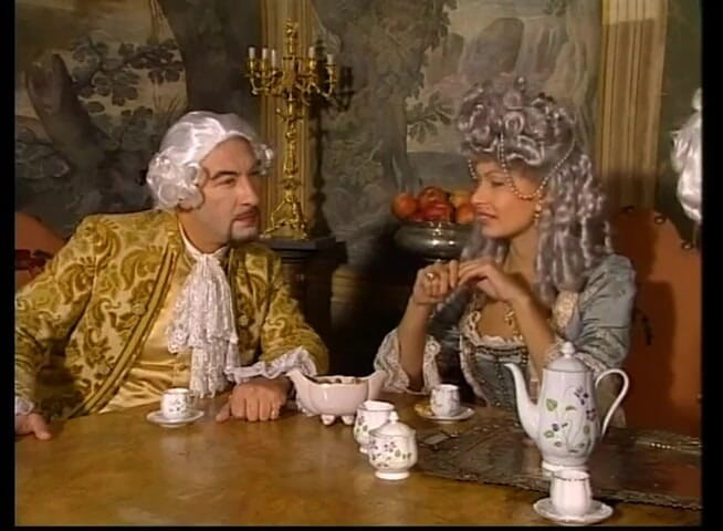 Fetish Desire: Lady of XVIII century gets fucked by a huge cock