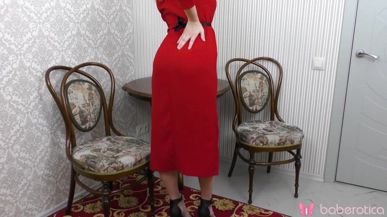 Baberotica: Rysk modell Miss Cielle Lesage har de största tuttarna någonsin!