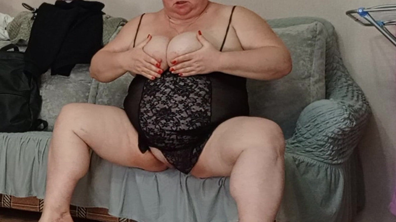 Zona901: Kayınvalide göğüsleri ve amıyla elleriyle oynuyor