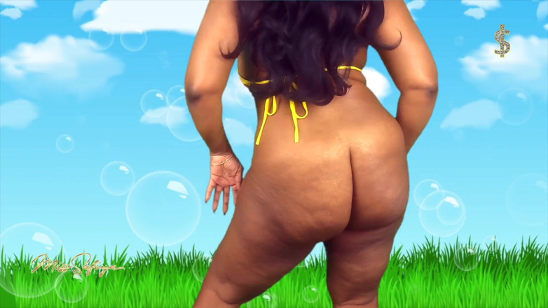 Miss-Safiya: Twerking in my Pikachu bikini
