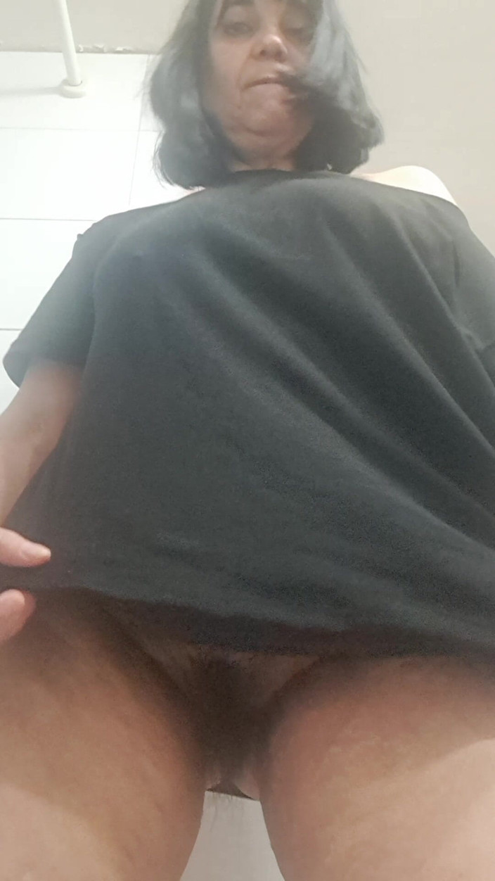 Mommy big hairy pussy: Vrouw, verleidt haar jonge minnaar op camera