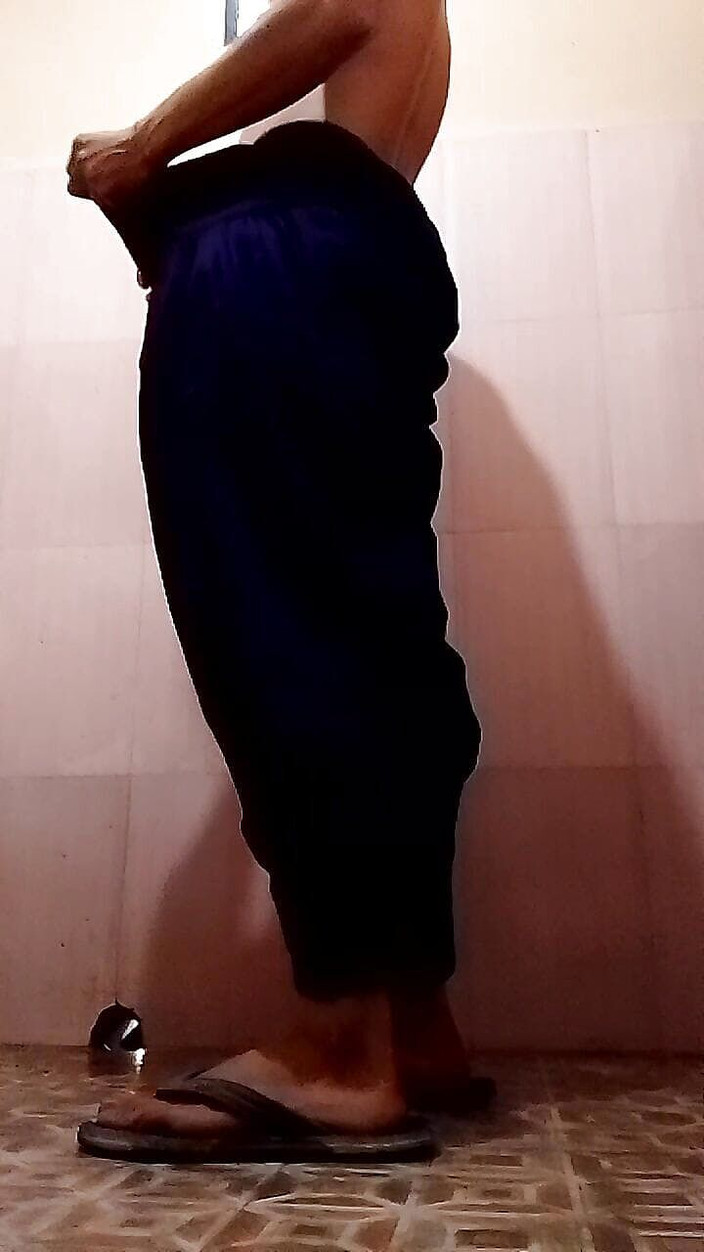 Gangbang straight: Gej dziewczyna w niebieskiej sukience