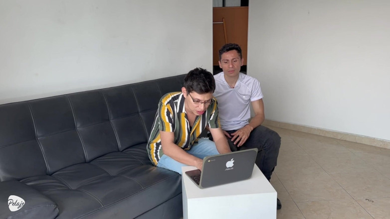 relaxingadrian: The Laptop Technician Discovers My Fetish for Gay Porn and...
