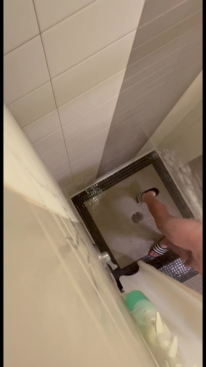 Chase Dixon Butz: Si mostra nelle docce in palestra