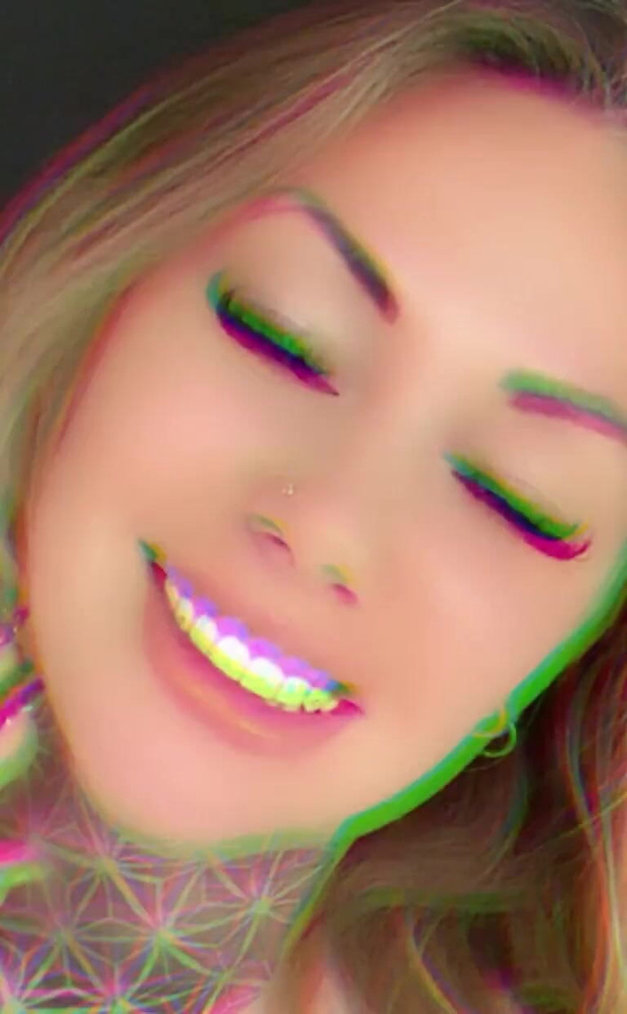 Goddess Misha Goldy: 你无休止地乞求有一个像我这样的漂亮女人控制你生活的方方面面。你会做任何事情来获得打击