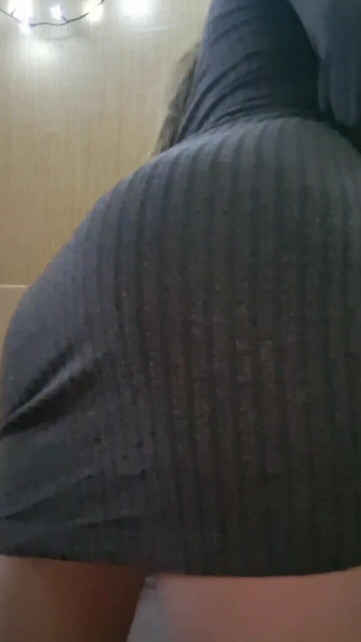 ElzaKom: I'm Fine, You're the One Who Should Be Concerned.