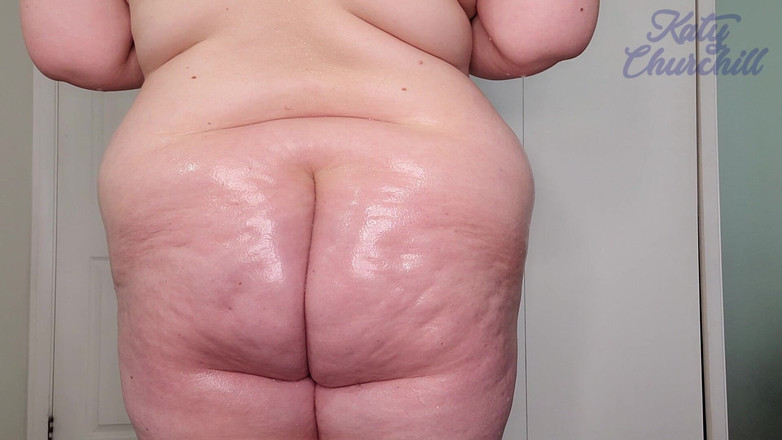 Katy Churchill: Крупним планом змащена дупа стискається і штовхає