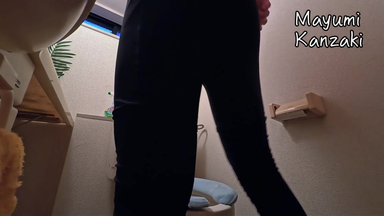 Mayumi Kanzaki: Daily Life of a Japanese Wife - Toilet