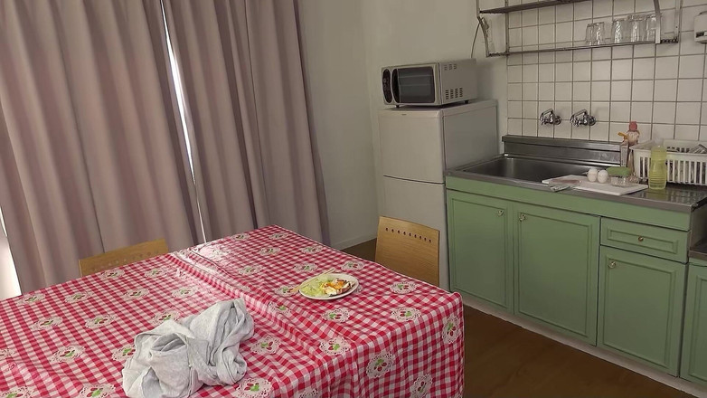 Asian porn collection: Petite japansk styvsyster ger jungfru styvbror sin första gång avsugning...