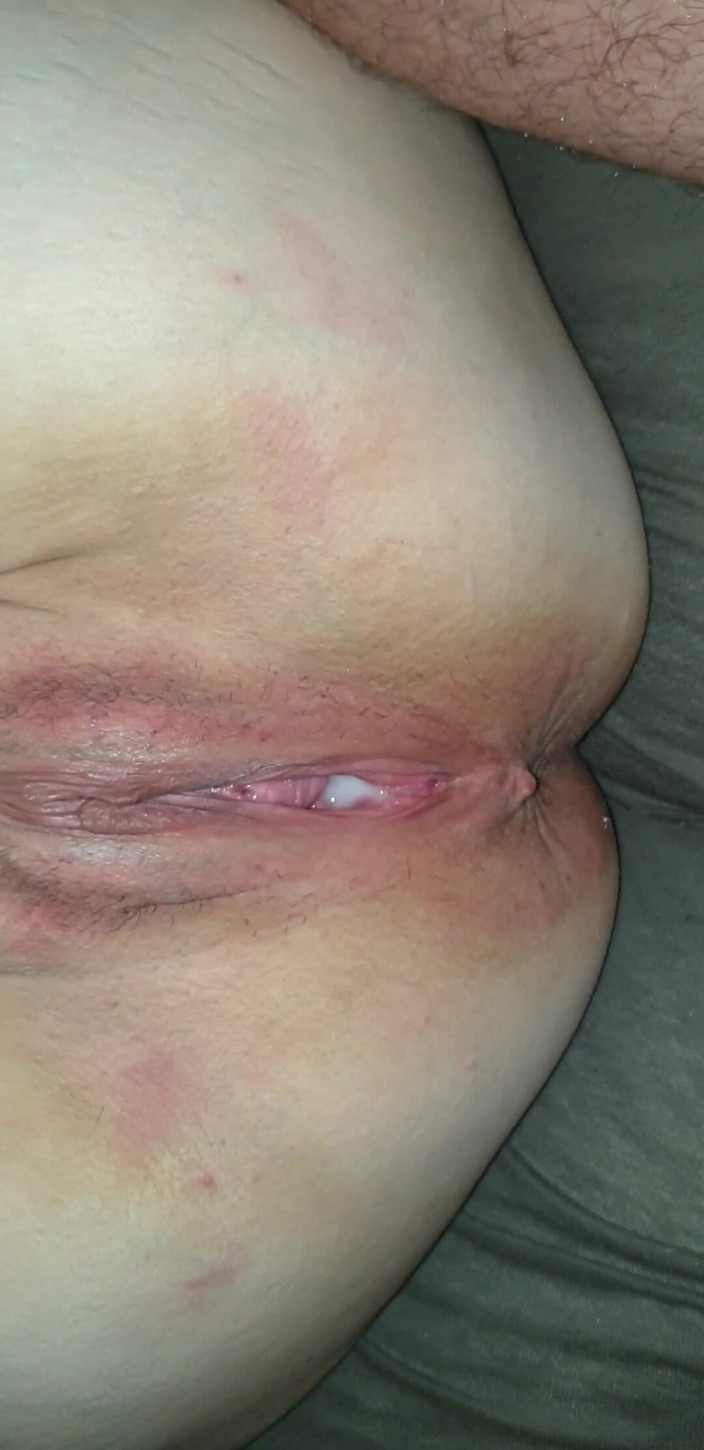 Realamateurs: Melancap menghisap. Saya mengongkeknya mendalam dan memancut jauh ke dalam....