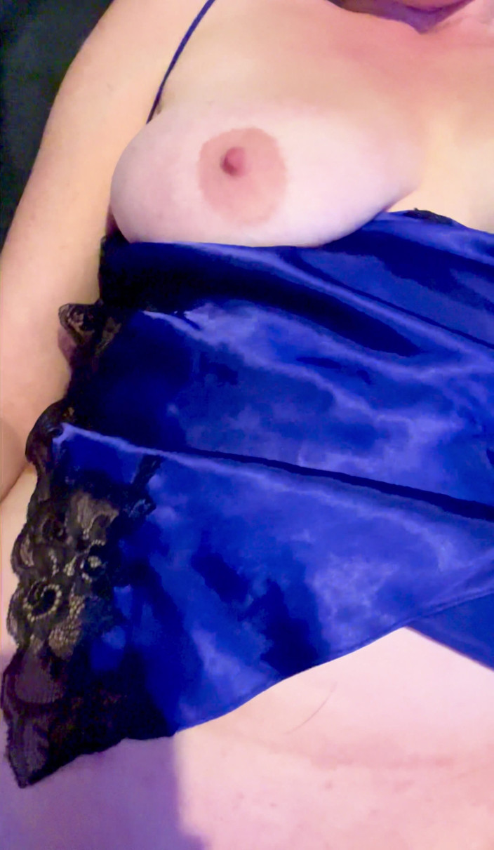 ClitCammer: Strofinando la mia piccola figa fino all'orgasmo con spazzolino da...