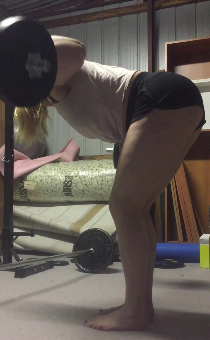 Michellexm: Senaman awek dan pantat ototnya yang sukar - bahagian 17