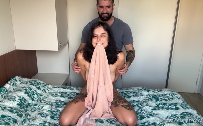 Shamelesscouple: El primer video de cosquillas y desafío de Julia