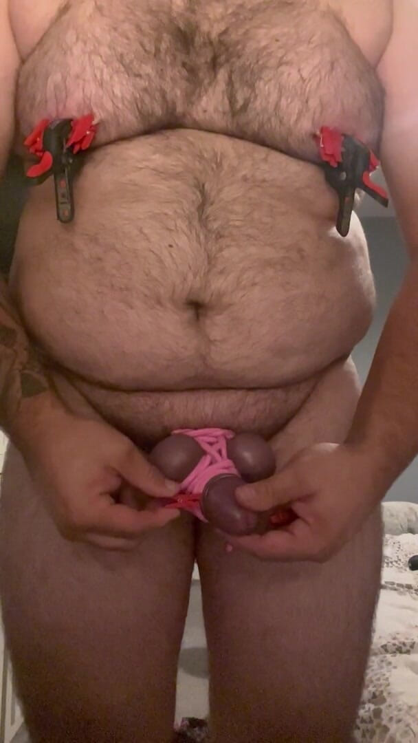 Shaun Cbt: Zakar dan telur terikat sangat ketat dengan tali merah jambu...