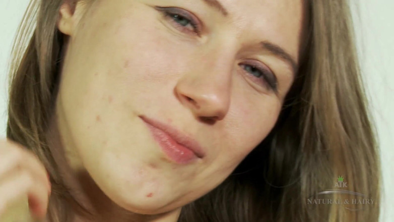 ATK Fans (Hairy): Loredana est prête à écarter cette chatte