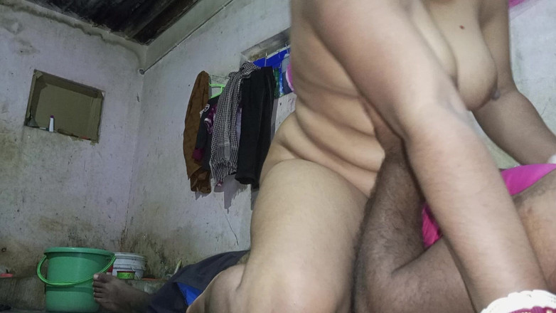 Mridulmadhu: Adik tiri menangkap saya menonton lucah