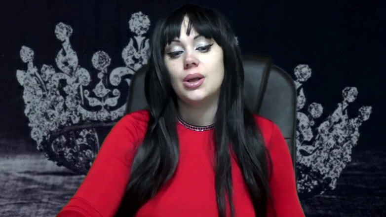 Goddess Misha Goldy: 你的妻子在你出差时从她的黑人老板那里怀孕