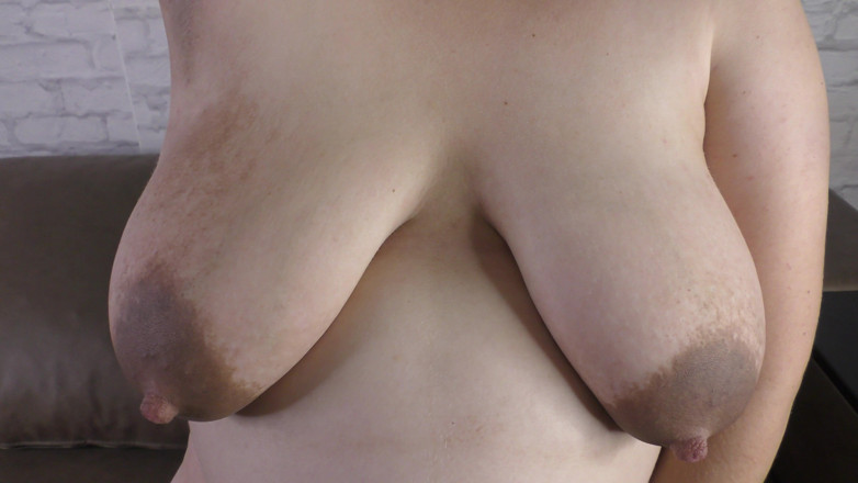 Milky Mari: Une MILF enceinte de 9 mois se filme pour que son...
