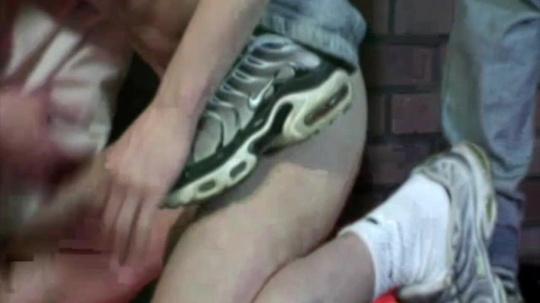 Discret Cruising sex: Sneaker humiliation with badboy in backroom